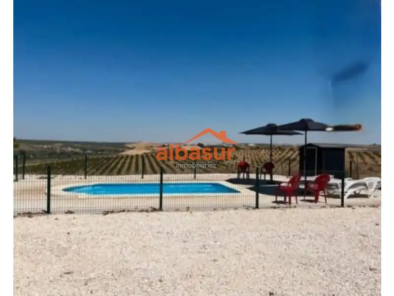 Piscina de Finca rústica en venda en Guadalcázar amb Aire condicionat, Calefacció i Jardí privat