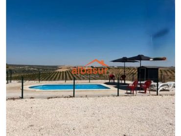 Casa rustica con piscina in vendita a Guadalcázar