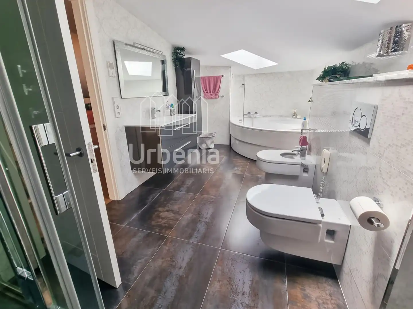 Bathroom of Houses for sale in Sant Andreu de Llavaneres  with Air Conditioner, Heating and Swimming Pool