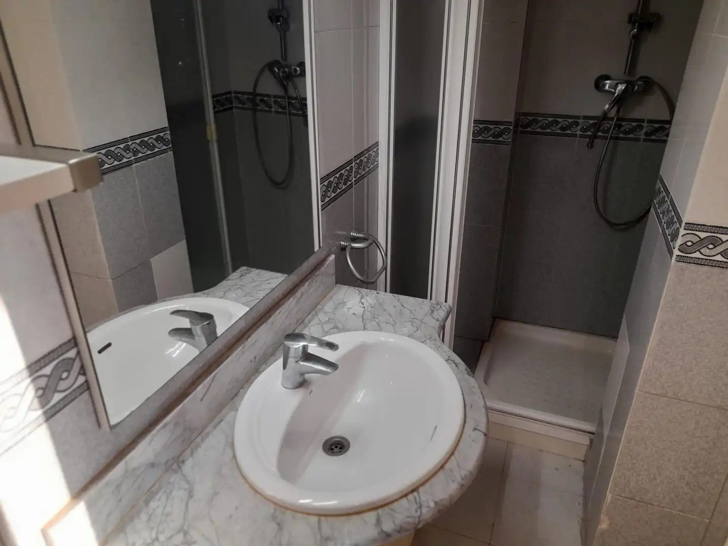 Baño de Piso en venta en Valencia con Aire acondicionado, Terraza y Balcón