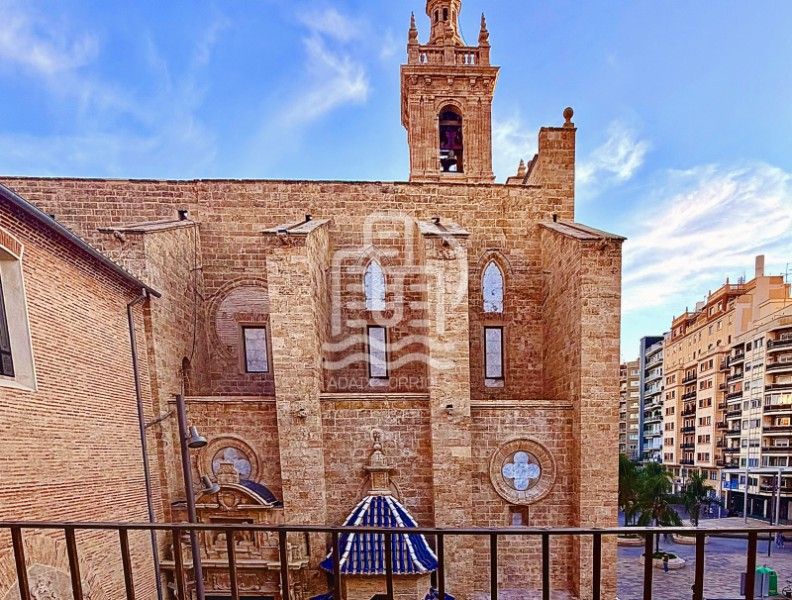 Exterior view of Flat for sale in  Valencia Capital  with Air Conditioner and Balcony