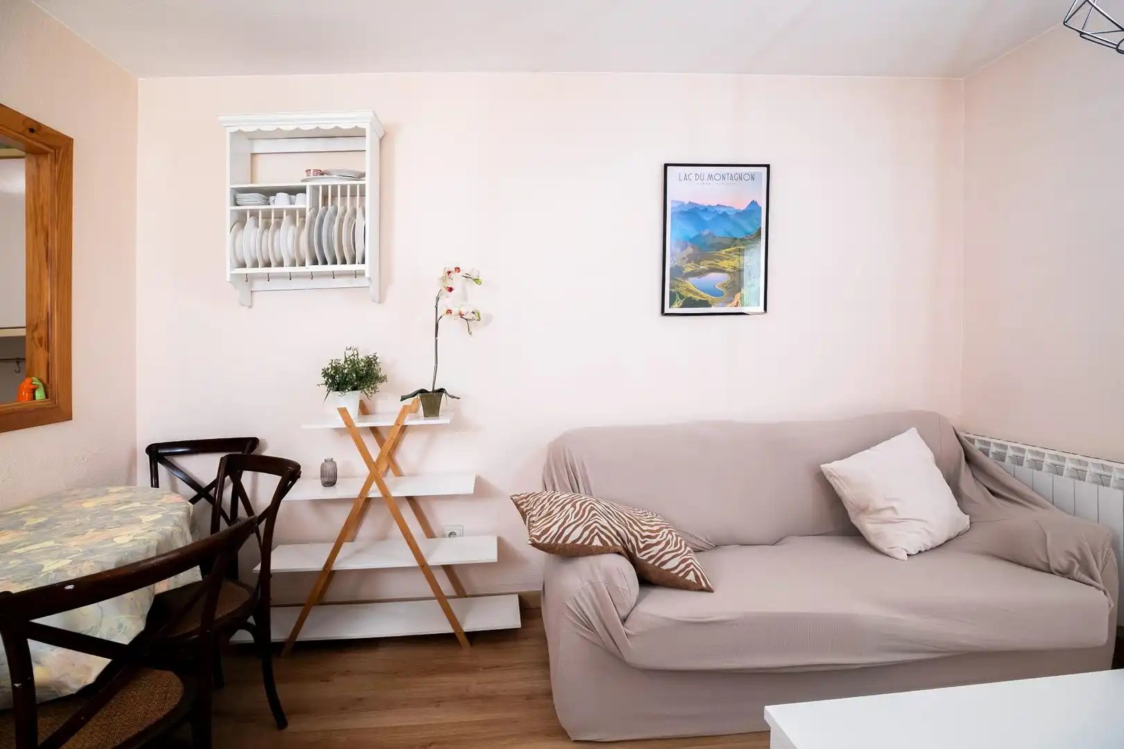 Living room of Flat for sale in Jaca  with Heating, Parquet flooring and Terrace
