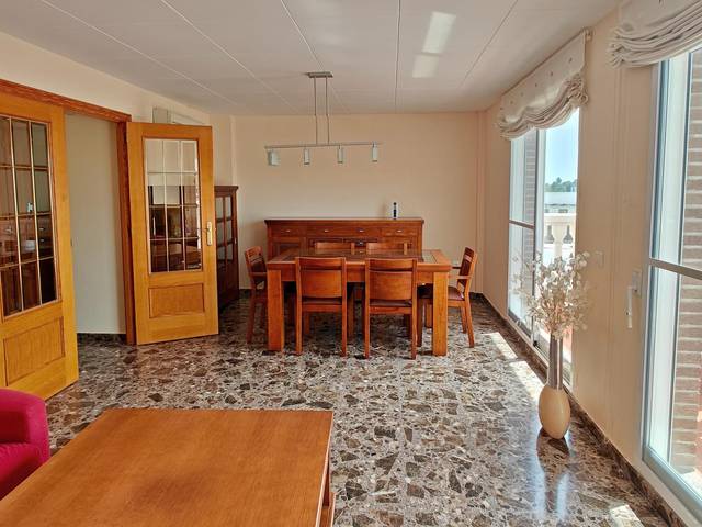 Casa adosada en Venta en  MACIZ EL, 33 en Yátova