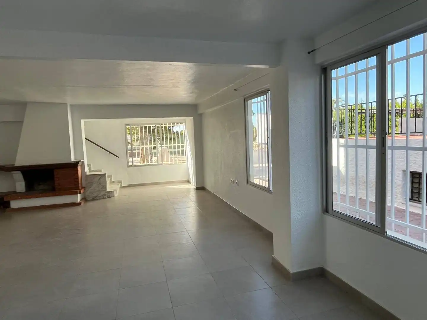Casa o chalet en venta en Elche / Elx con Aire acondicionado, Jardín privado y Trastero