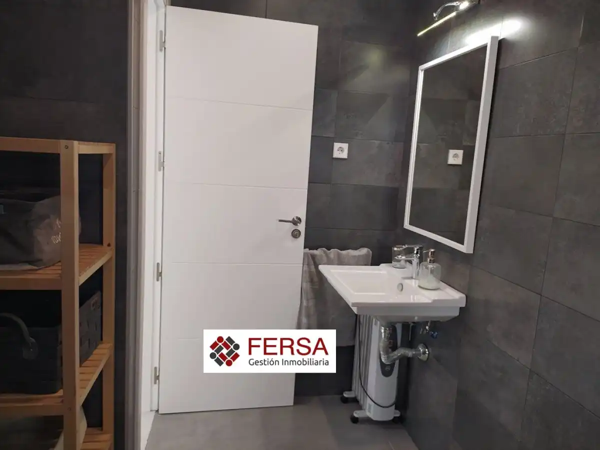 Badezimmer von Wohnung zur Miete in El Puerto de Santa María mit Klimaanlage, Heizung und Privatgarten