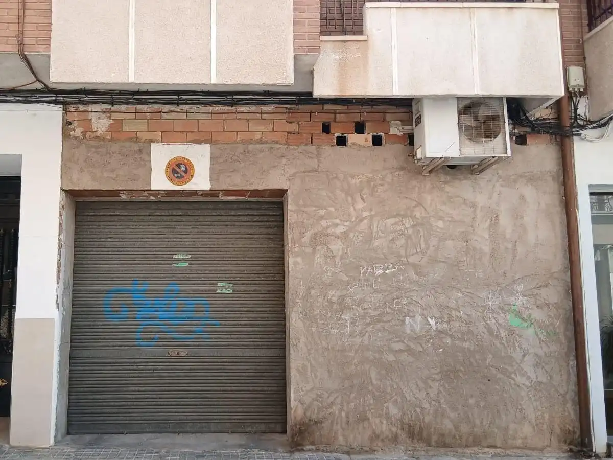 Vista exterior de Local de lloguer en Hellín