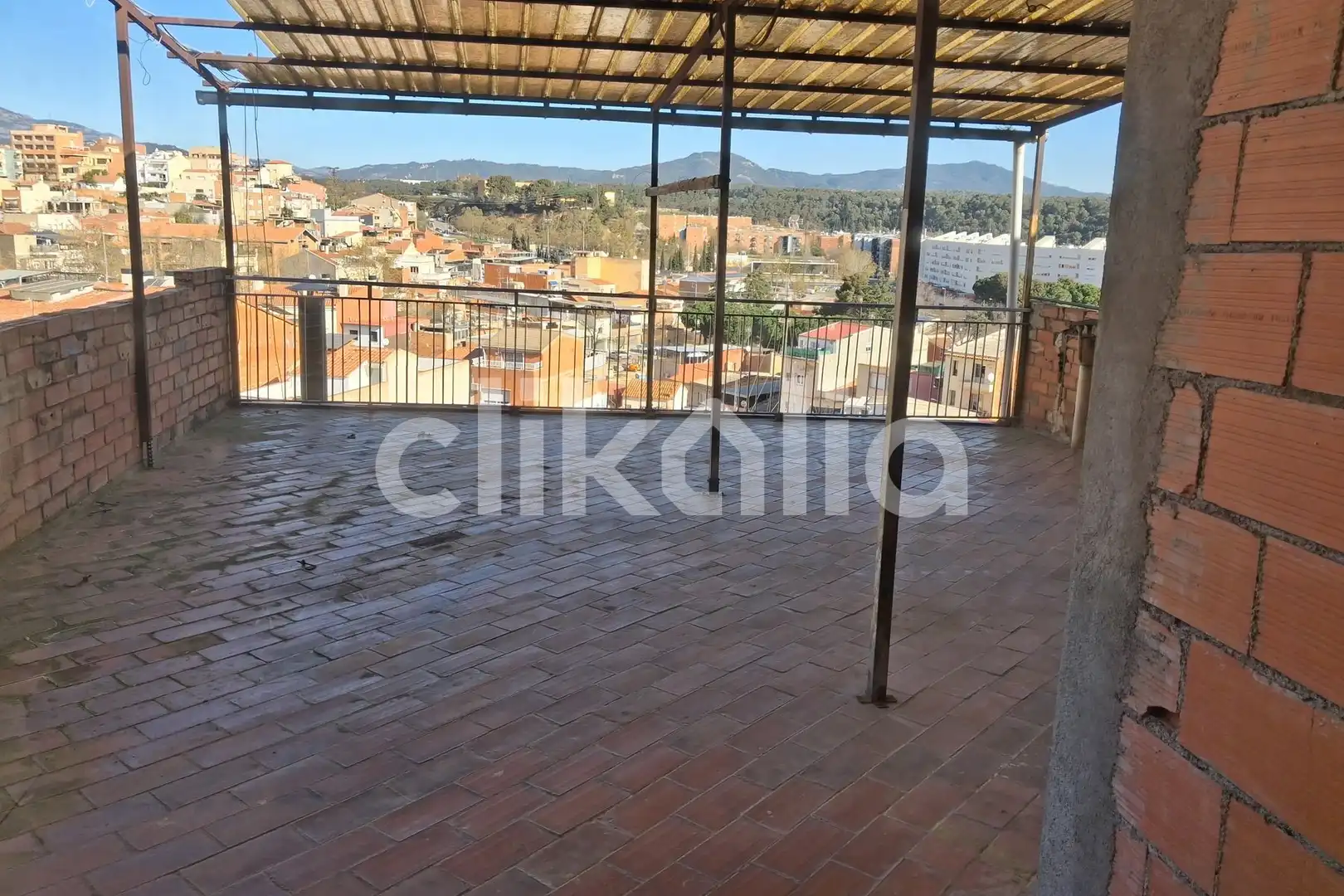 Terrasse von Einfamilien-Reihenhaus zum Verkauf in Sabadell mit Terrasse