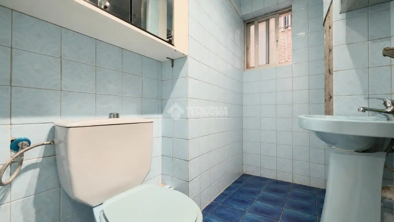 Baño de Piso en venta en Madrid con Calefacción y Terraza