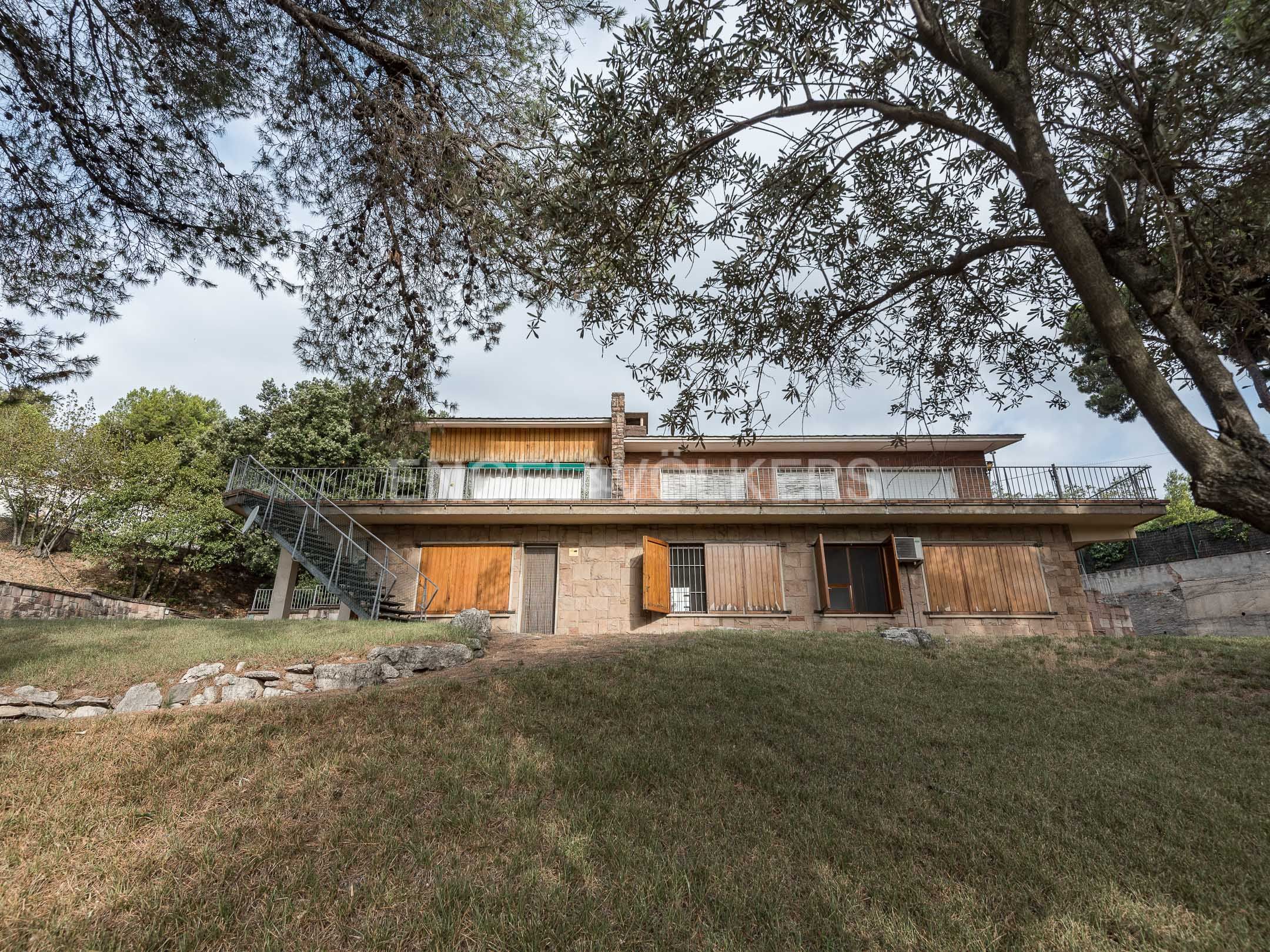 Vista exterior de Finca rústica en venda en Granollers amb Aire condicionat, Calefacció i Jardí privat