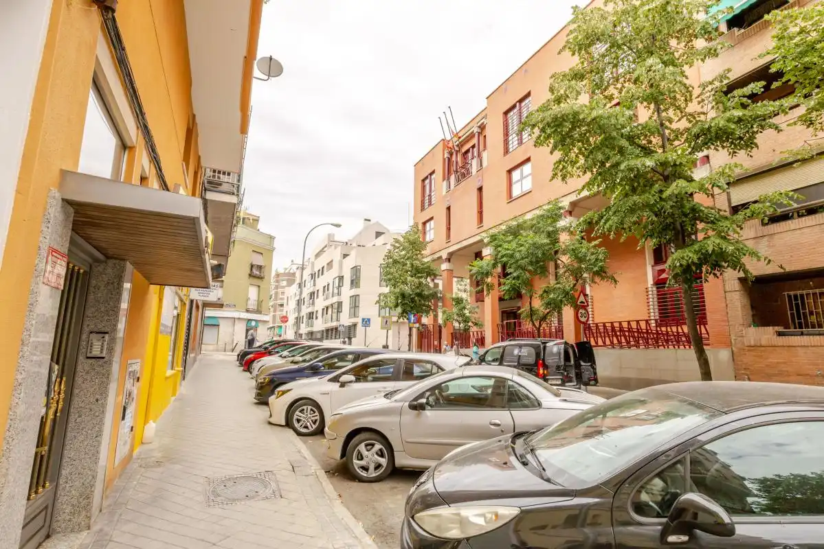 Außenansicht von Maisonette zum Verkauf in Madrid mit Klimaanlage, Heizung und Terrasse