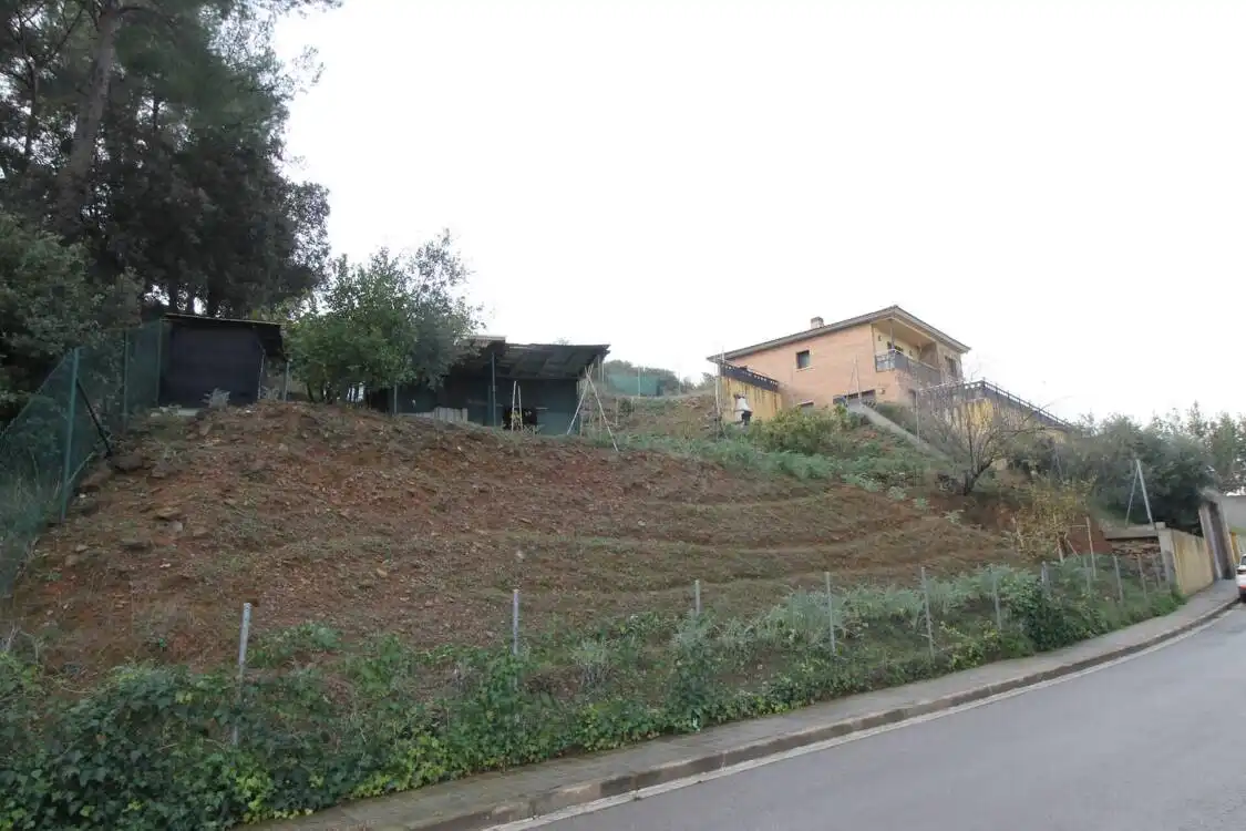 Wohnbaugrundstück zum Verkauf in Montornès del Vallès