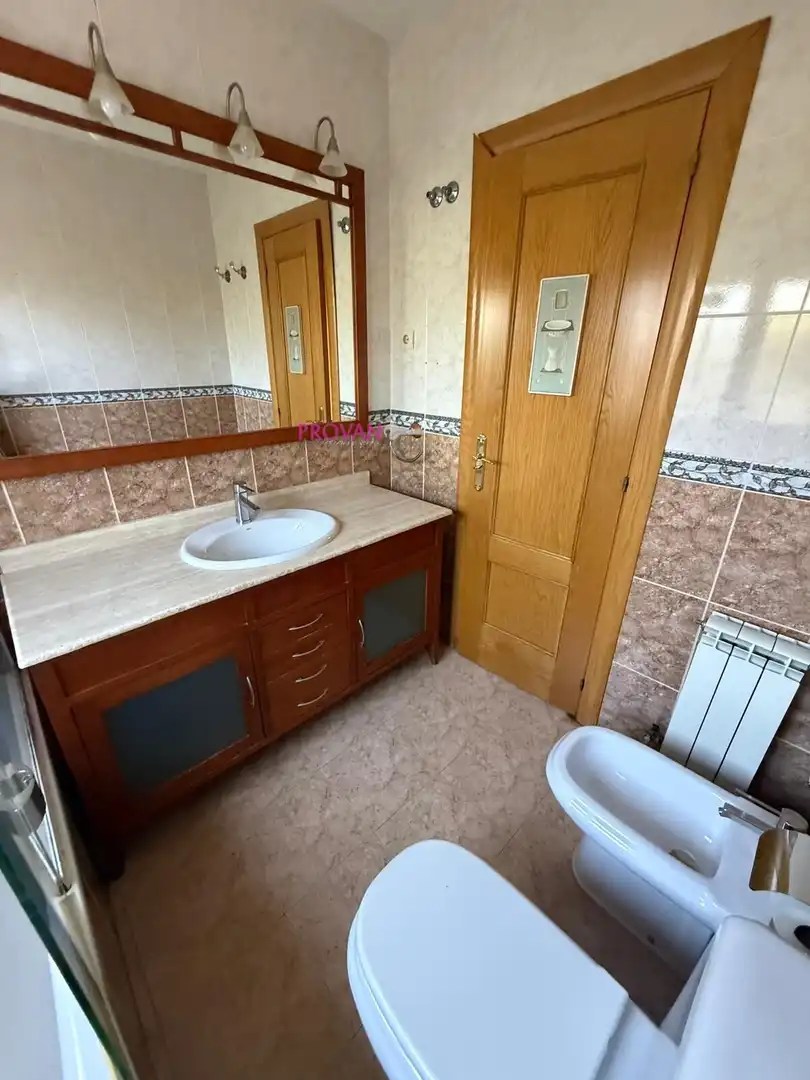 Baño de Casa o chalet en venta en Torres de la Alameda con Aire acondicionado, Calefacción y Terraza