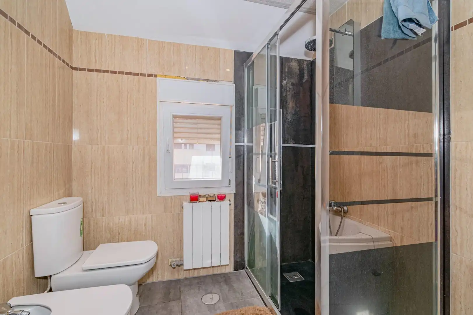 Baño de Casa adosada en venta en Armilla con Aire acondicionado, Calefacción y Terraza