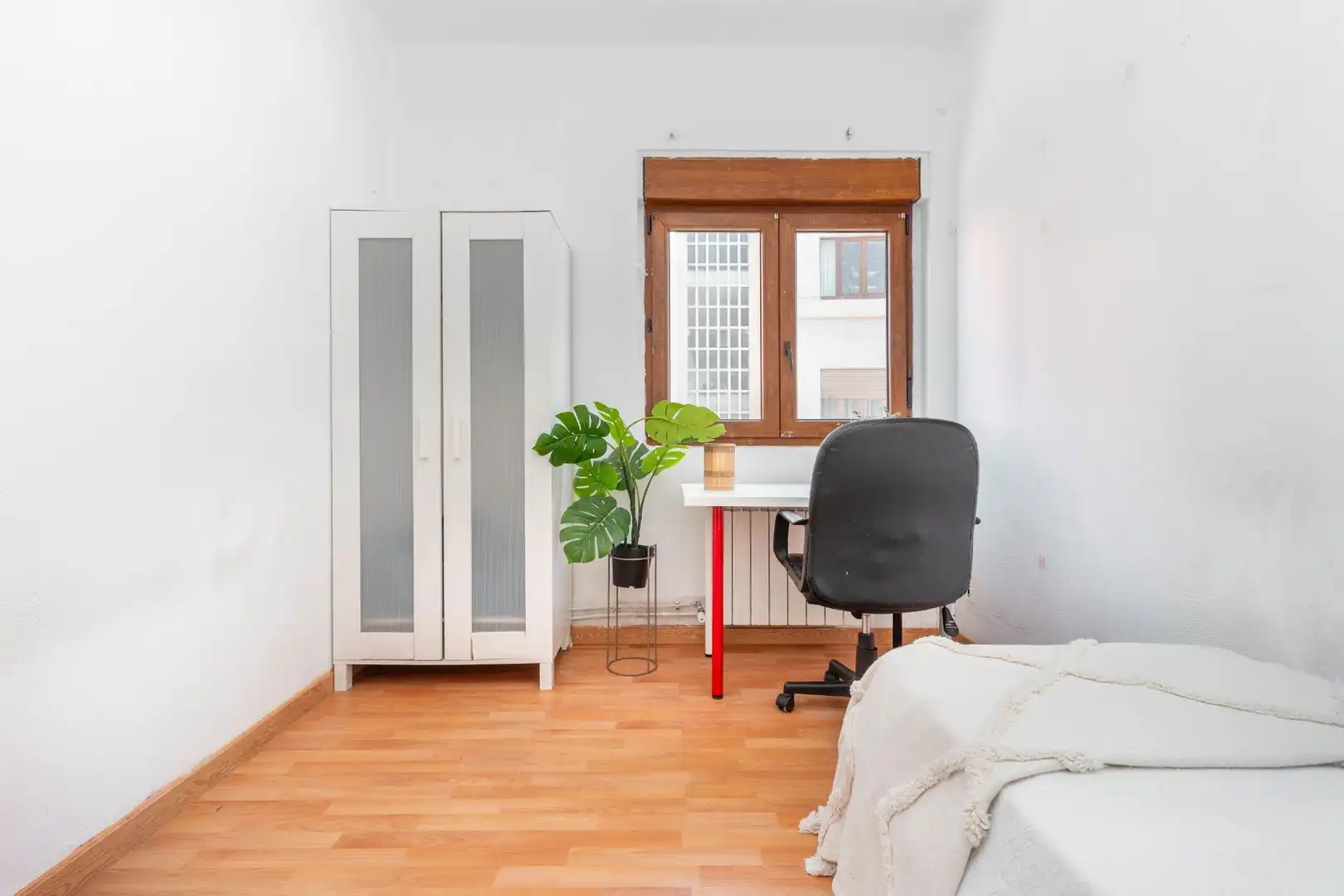 Bedroom of Flat for sale in Avilés  with Heating and Storage room