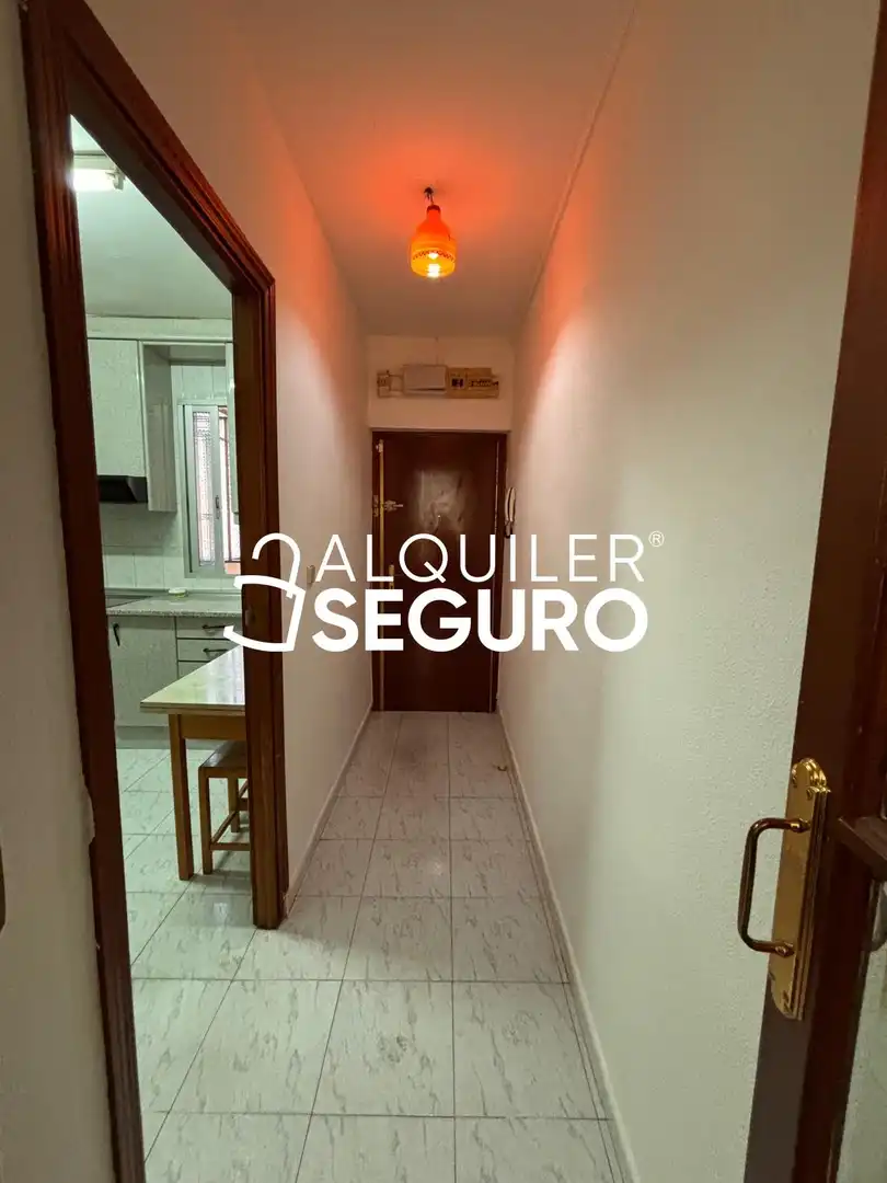 Flat for rent in Madrid  with Air Conditioner, Heating and Furnished