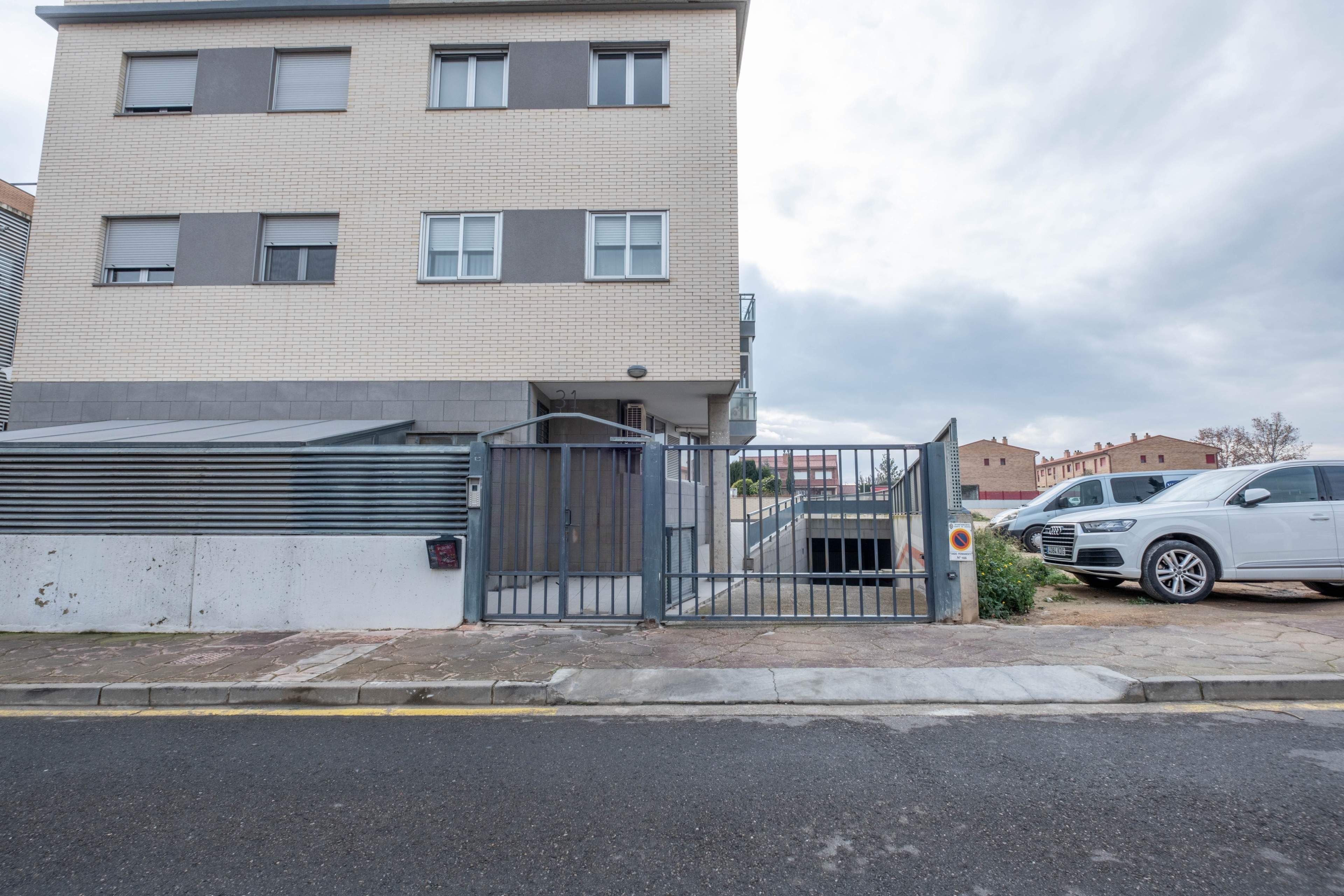 Exterior view of Garage for sale in Cuarte de Huerva