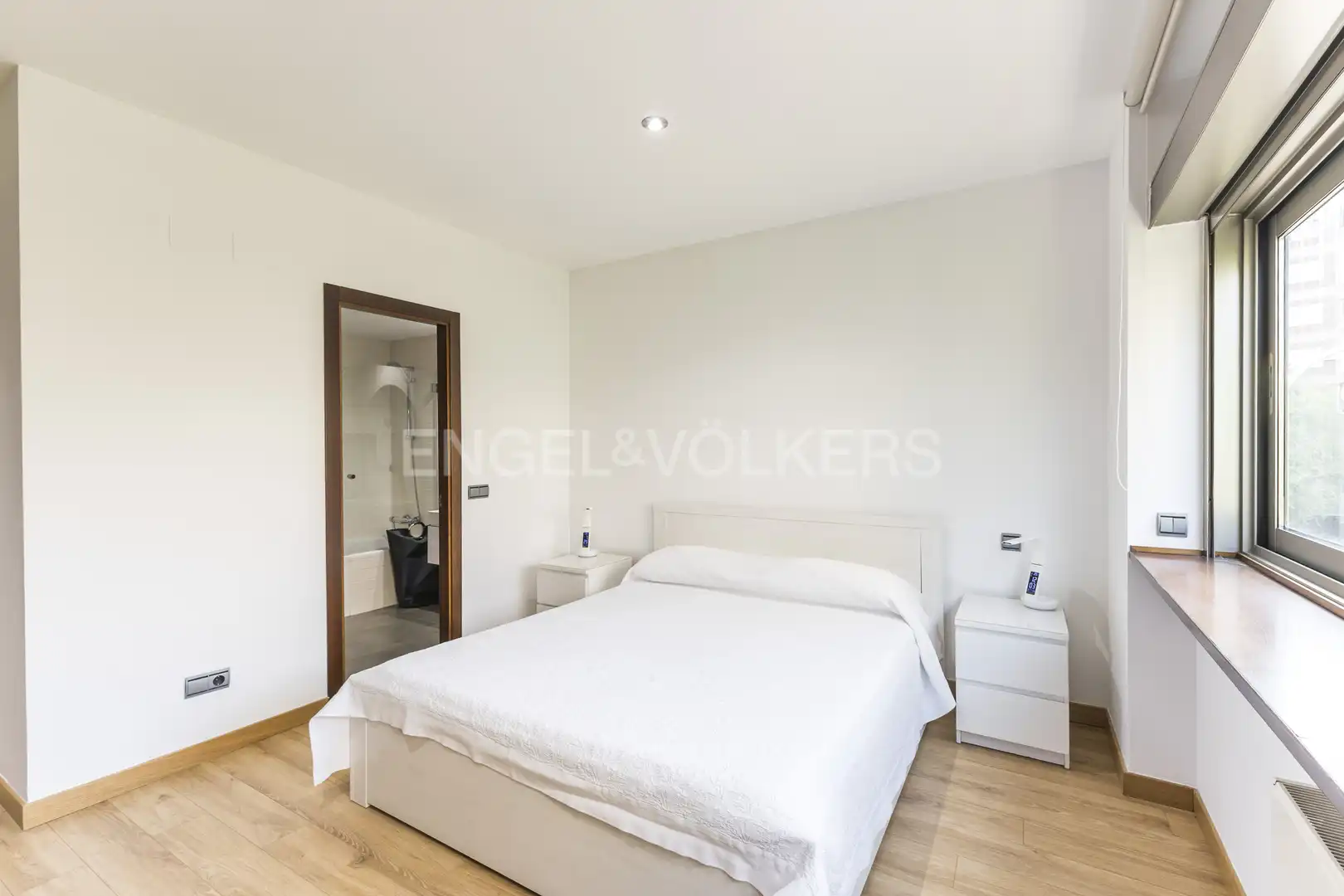 Bedroom of Flat for rent in Madrid  with Air Conditioner, Heating and Swimming Pool