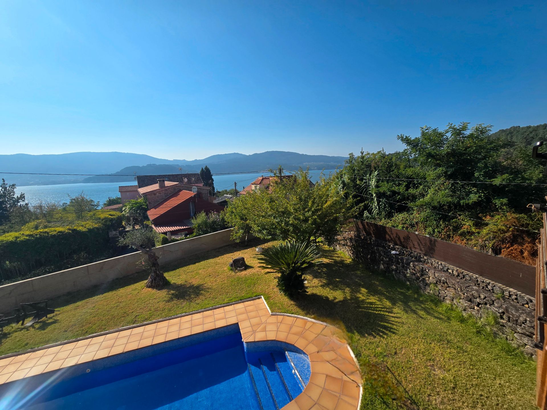 Jardí de Casa o xalet en venda en Redondela amb Calefacció, Jardí privat i Terrassa