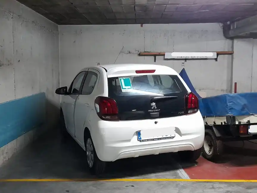 Parking of Garage for rent in Vigo 