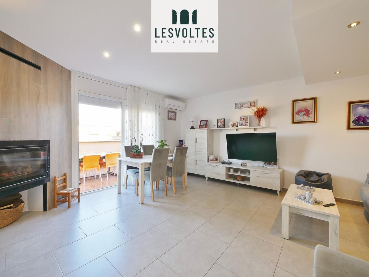 Living room of Flat for sale in Palafrugell  with Air Conditioner, Heating and Parquet flooring