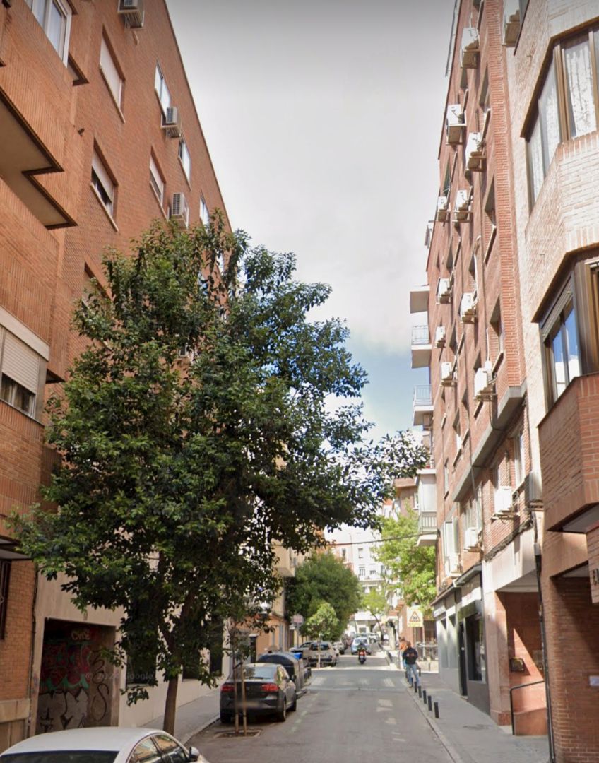 Exterior view of Flat to rent in  Madrid Capital  with Heating, Parquet flooring and Oven