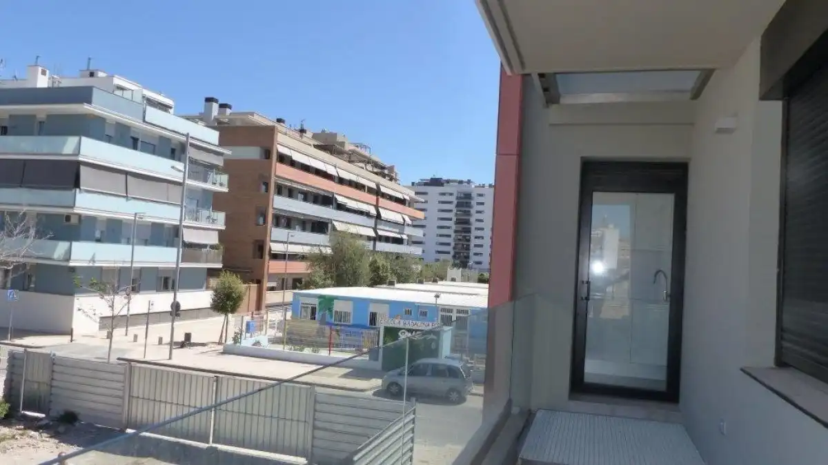 Vista exterior de Pis de lloguer en Badalona amb Aire condicionat, Calefacció i Parquet