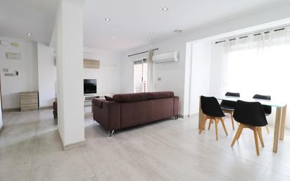 Living room of Flat for sale in Elche / Elx  with Air Conditioner and Balcony