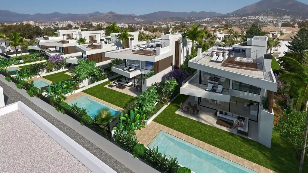 Chalet con piscina en venta en Nueva Andalucía