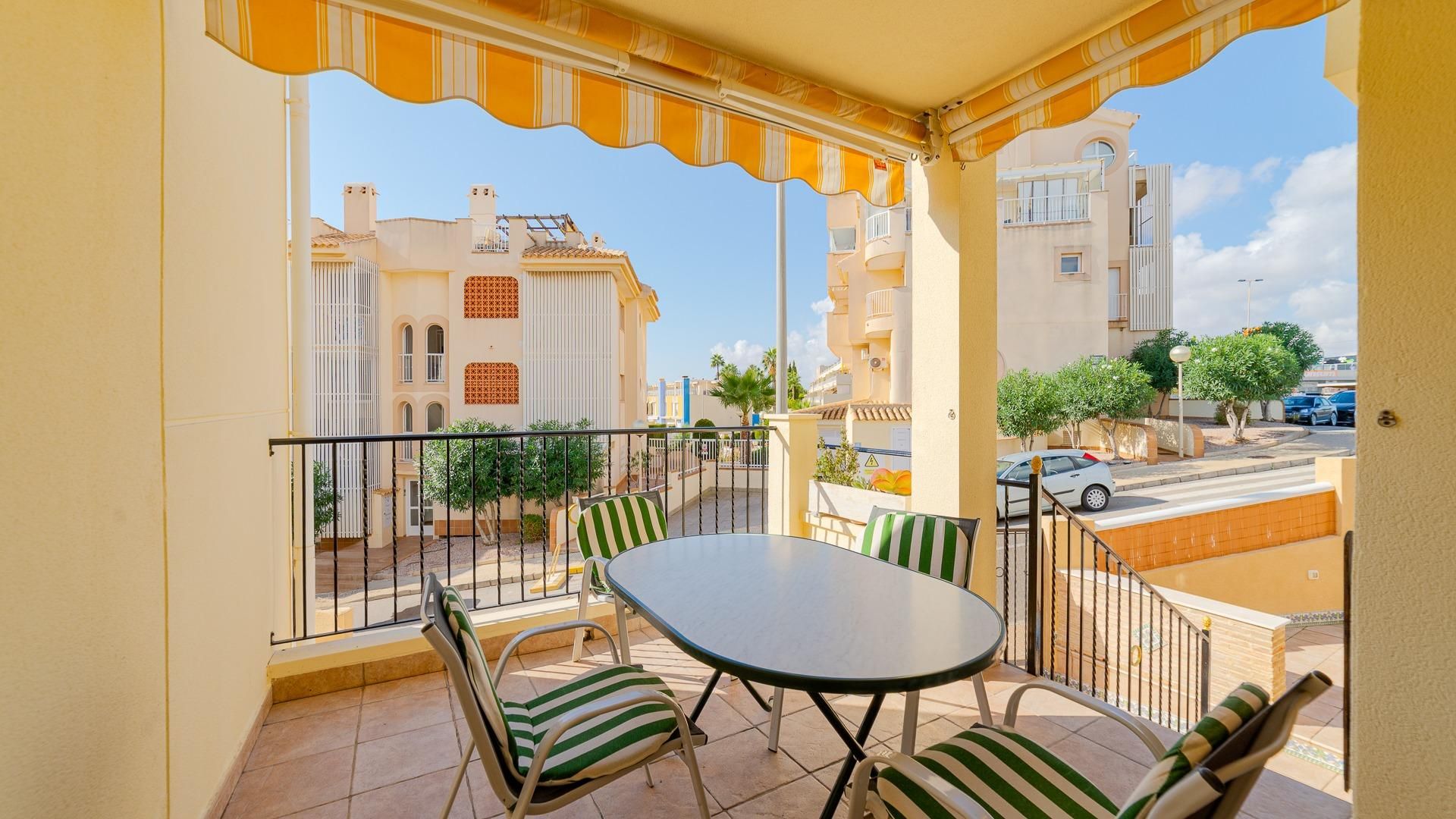 Terrassa de Casa o xalet en venda en Orihuela amb Jardí privat, Terrassa i Piscina