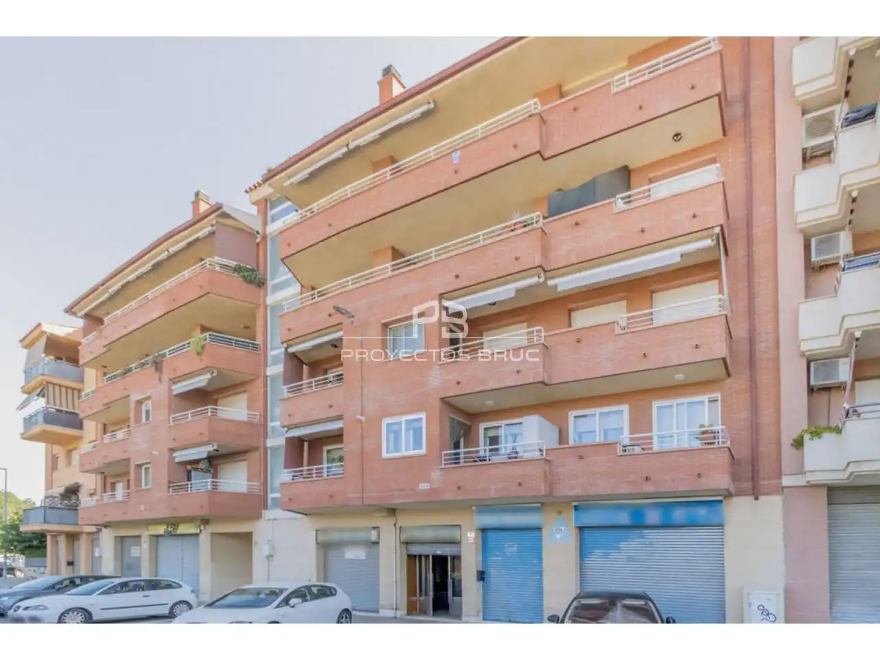 Vista exterior de Local en venta en Olesa de Montserrat