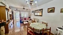 Sala d'estar de Casa adosada en venda en Torrevieja amb Aire condicionat i Terrassa