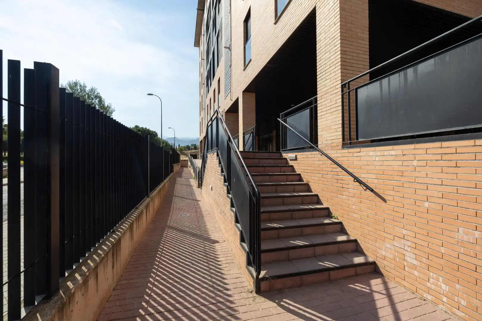 Vista exterior de Piso en venta en Granada con Calefacción, Terraza y Trastero