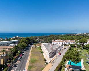 Vista exterior de Local en venda en Marbella amb Aire condicionat