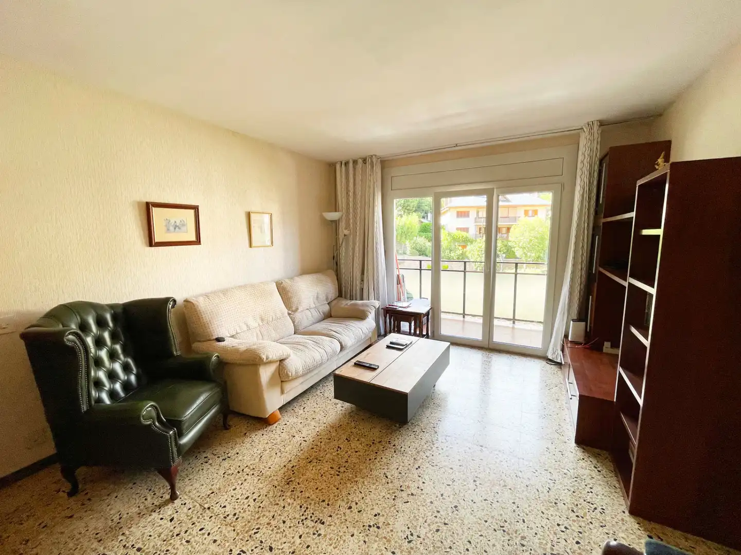 Wohnzimmer von Wohnung zum Verkauf in Sort mit Terrasse, Abstellraum und Möbliert