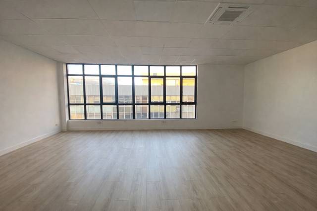 Local comercial en Venta en C/ Jon Arrospide en San Pedro de Deusto - La Ribera