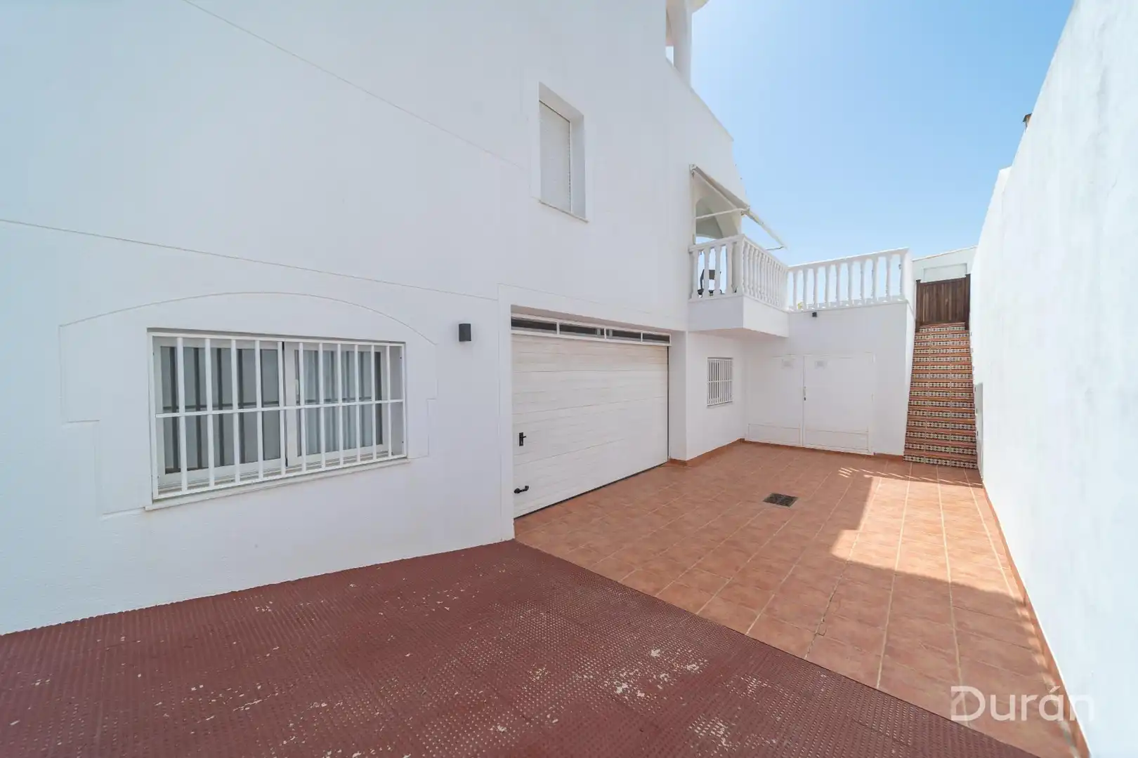 Vista exterior de Casa o chalet en venta en El Ejido con Aire acondicionado, Jardín privado y Terraza