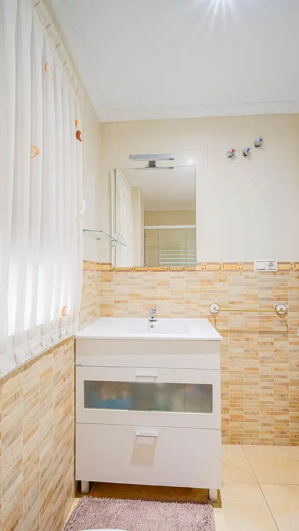 Bany de Apartament en venda en Torrevieja amb Moblat i Balcó