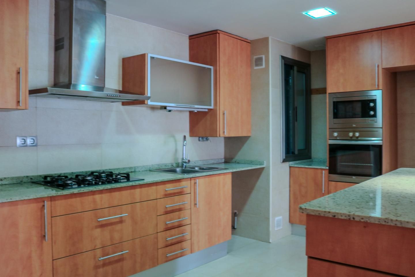 Kitchen of Planta baja for sale in Terrassa  with Air Conditioner, Heating and Parquet flooring