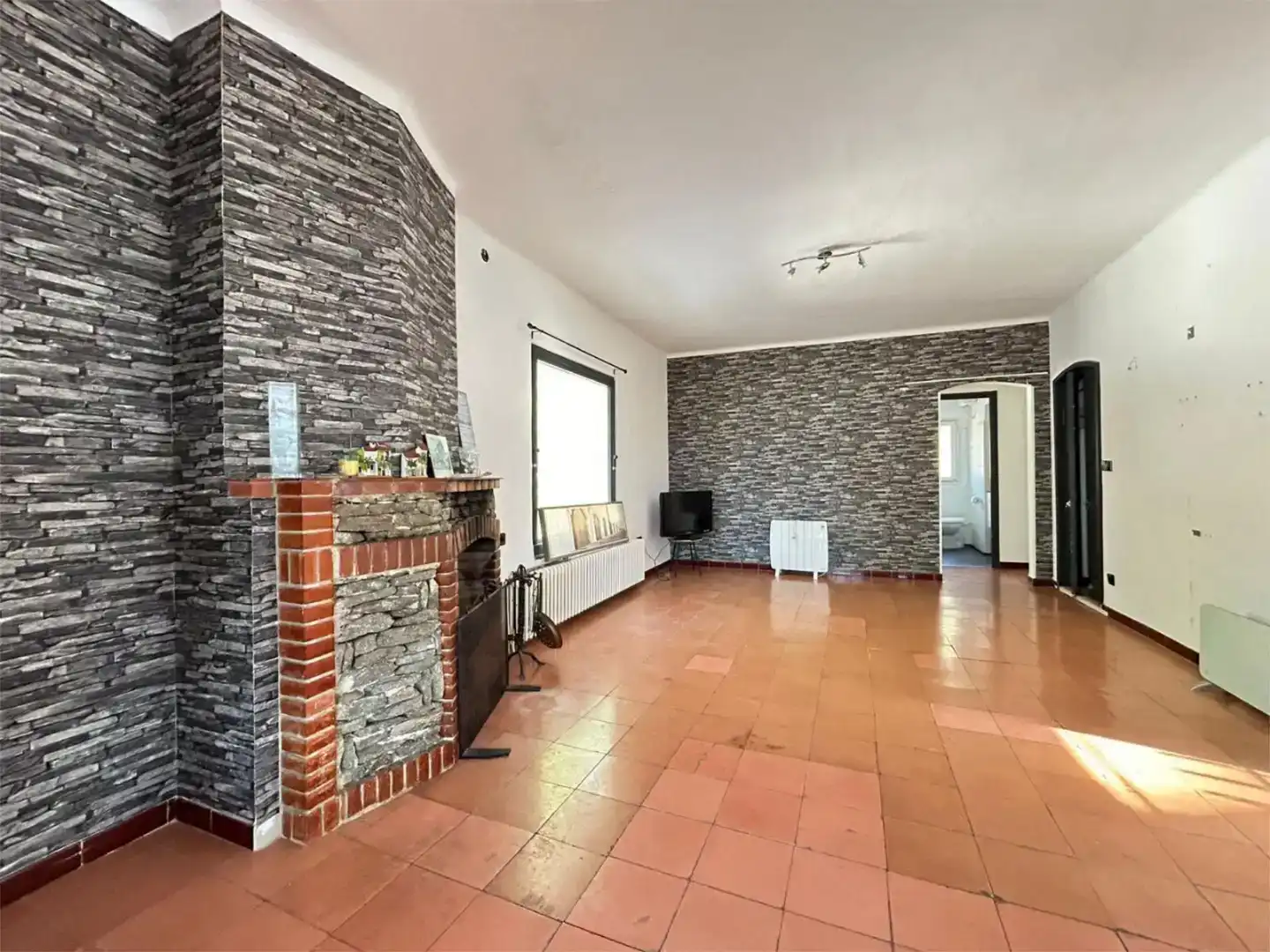 Sala d'estar de Casa adosada en venda en Roses amb Aire condicionat