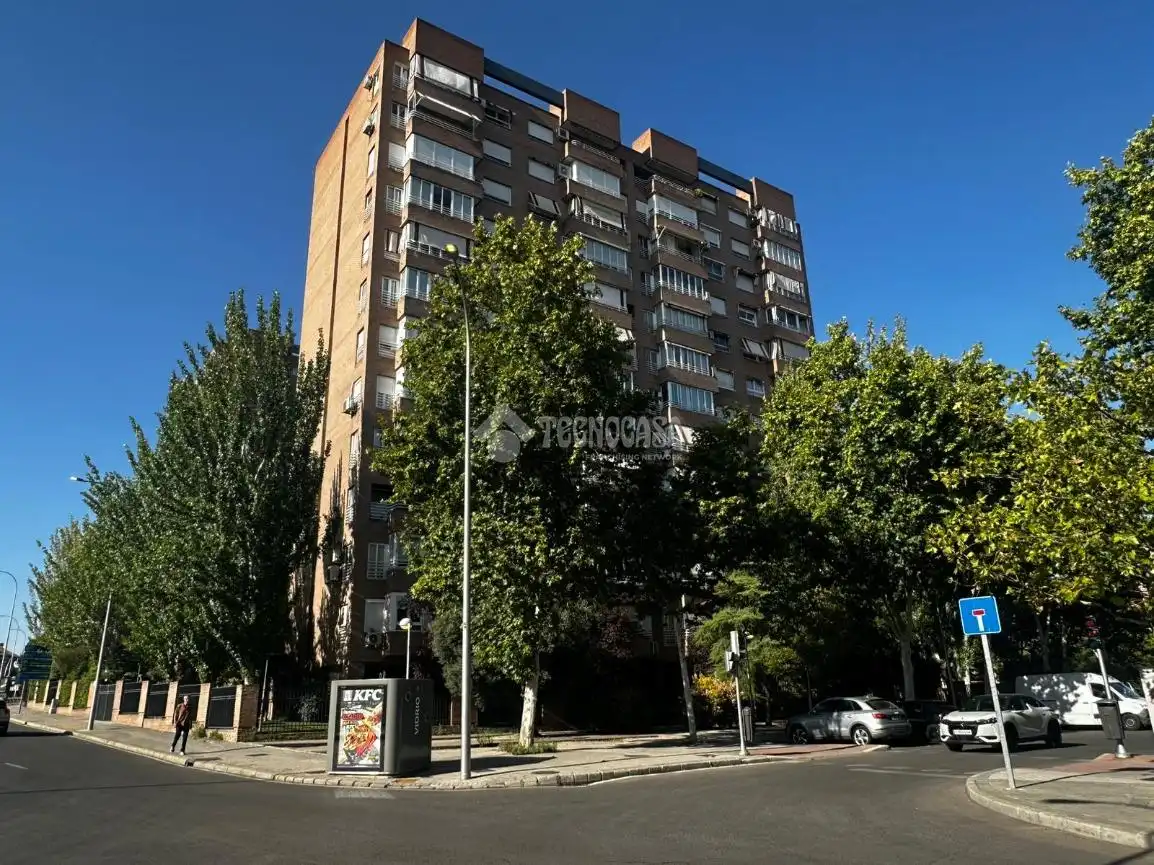 Appartamento con piscina in affitto a Chamartín, imagen 25