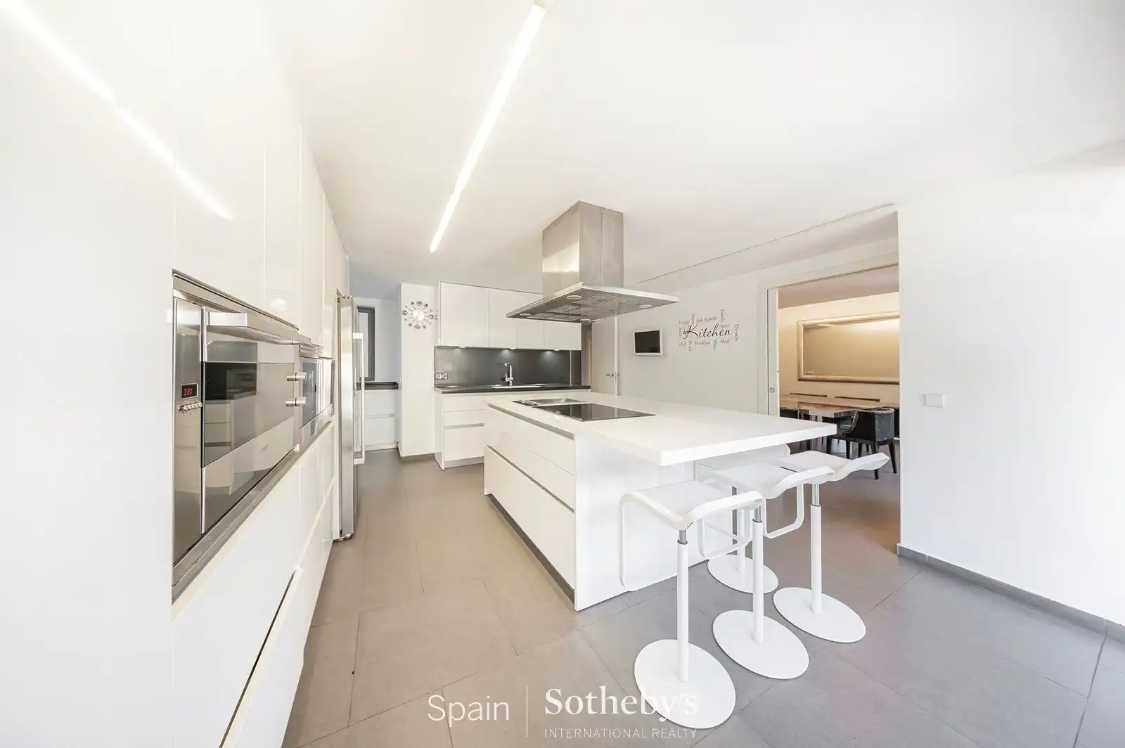 Cuina de Casa o xalet en venda en Madrid amb Aire condicionat, Calefacció i Jardí privat