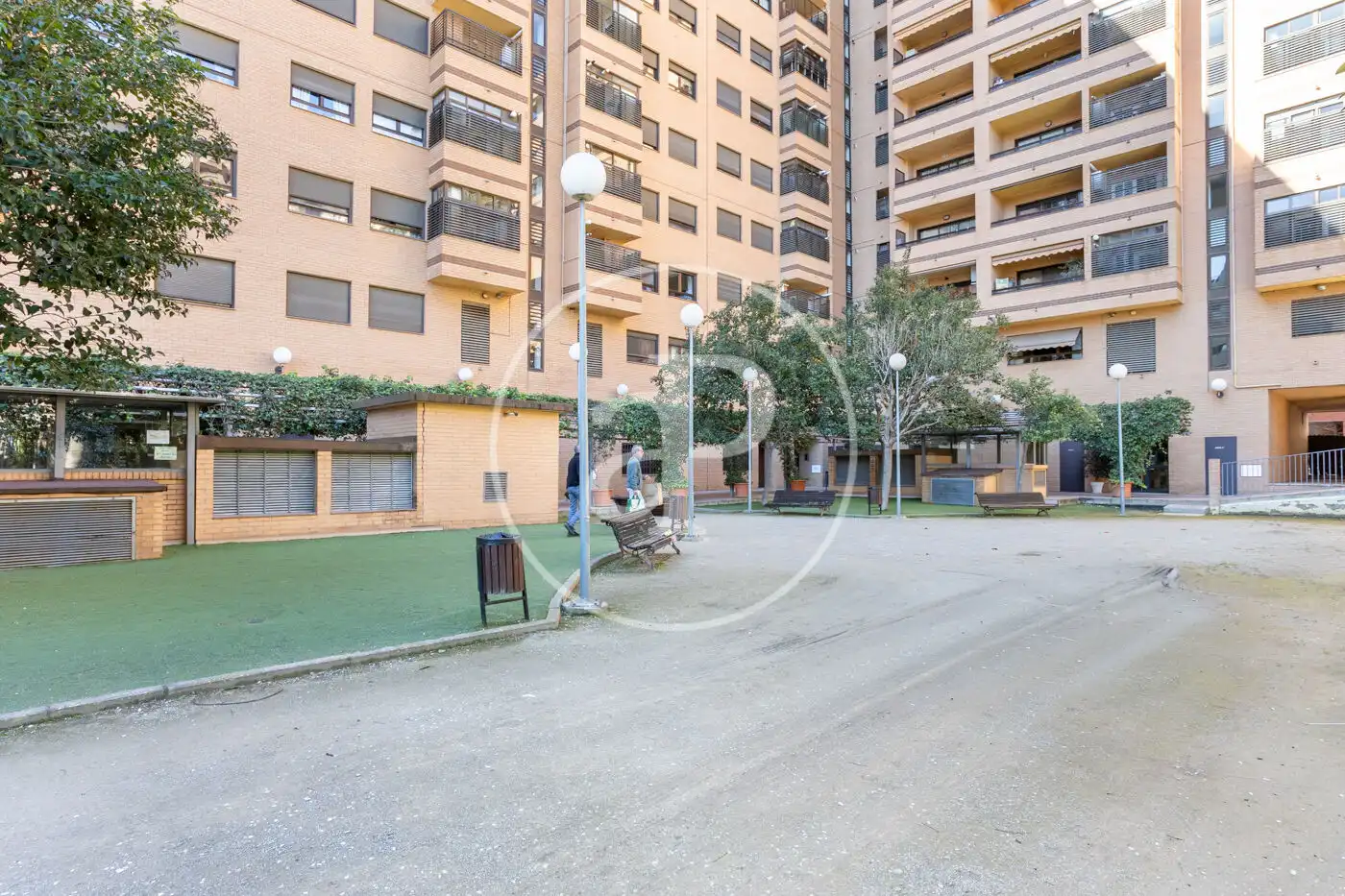 Außenansicht von Wohnung zur Miete in Valencia mit Klimaanlage, Heizung und Privatgarten