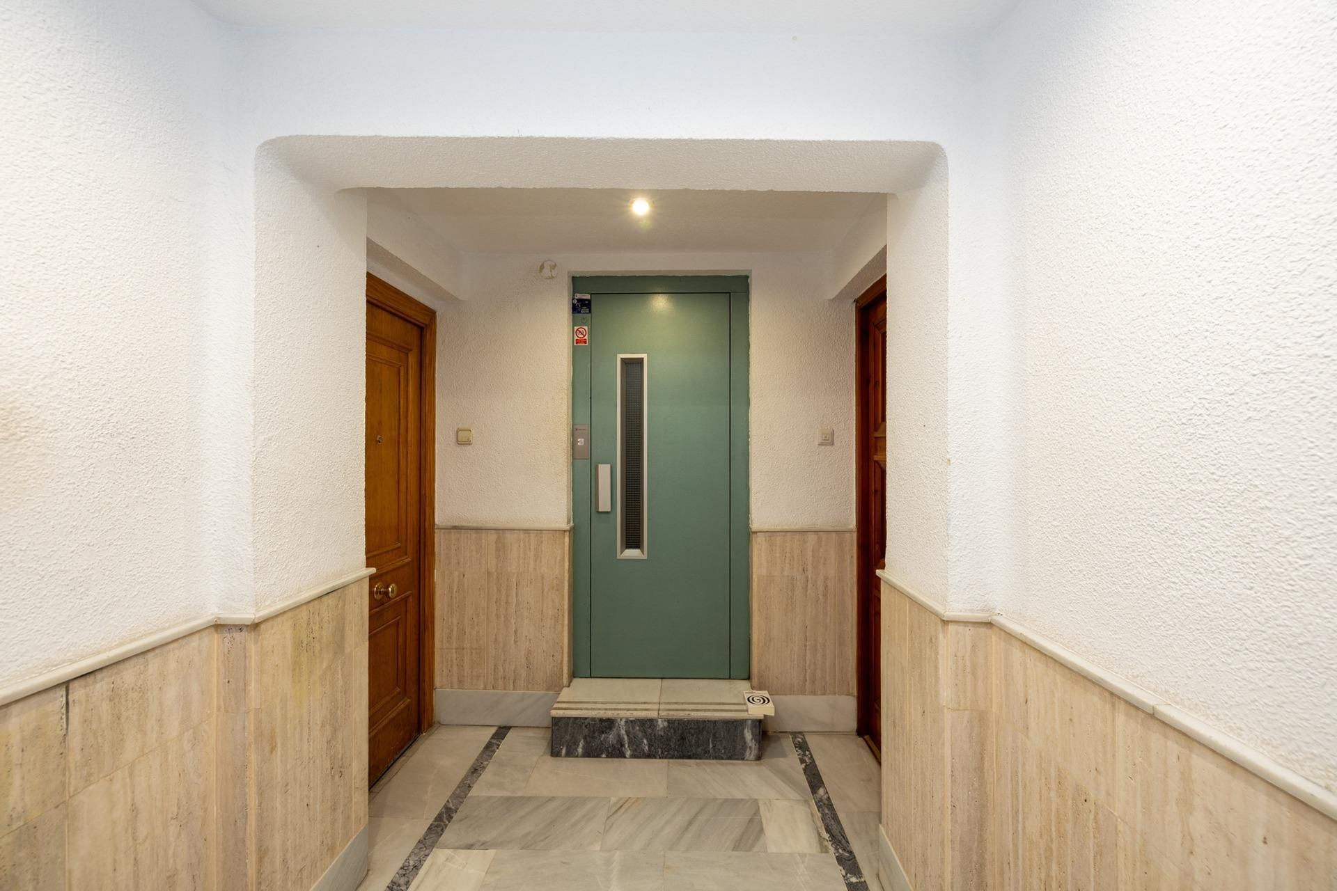Àtic en venda en  Granada Capital amb Aire condicionat, Terrassa i Alarma