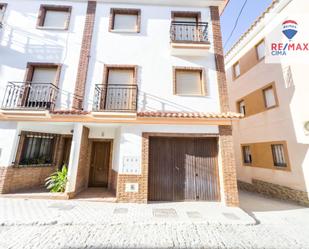 Vista exterior de Casa adosada en venda en Zújar amb Aire condicionat, Calefacció i Terrassa