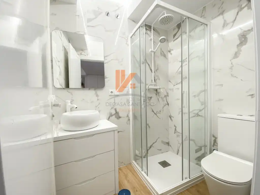 Baño de Casa adosada en venta en Santiago de Compostela  con Balcón