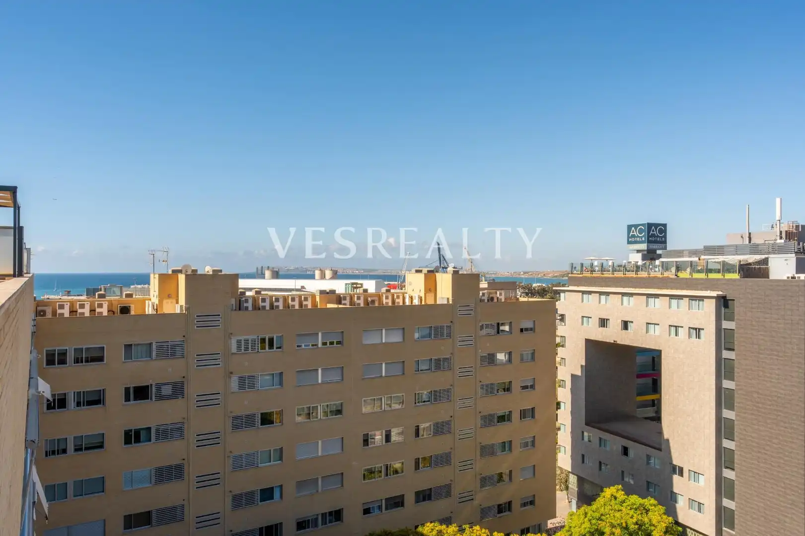 Vista exterior de Ático en venta en Alicante / Alacant con Aire acondicionado, Calefacción y Terraza