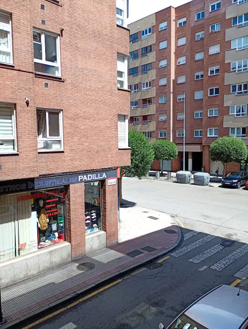 Aparcament de Pis en venda en Gijón 