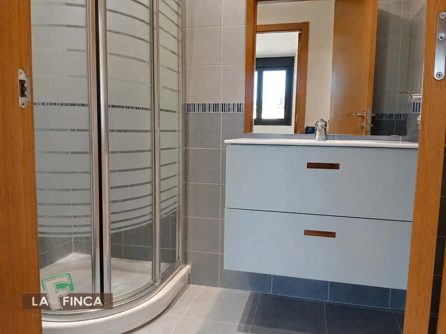 Badezimmer von Wohnung zum Verkauf in Oviedo  mit Heizung, Terrasse und Abstellraum