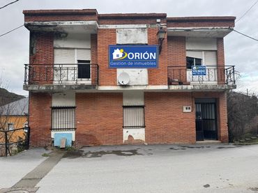 Casa rústica con balcón en venta en Puente de Domingo Flórez