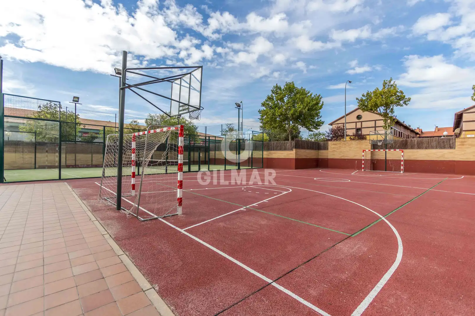 Parkplatz von Erdgeschoss zum Verkauf in Boadilla del Monte mit Heizung, Privatgarten und Schwimmbad